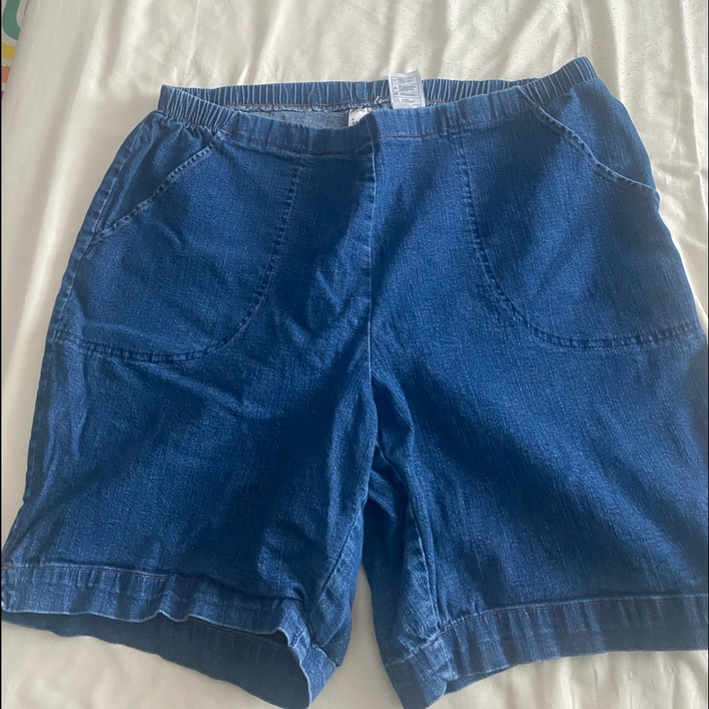 Stretchy Plus Size Dark Blue Shorts
